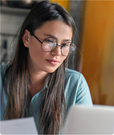 primer-plano-mujer-pecosa-grandes-web2 1